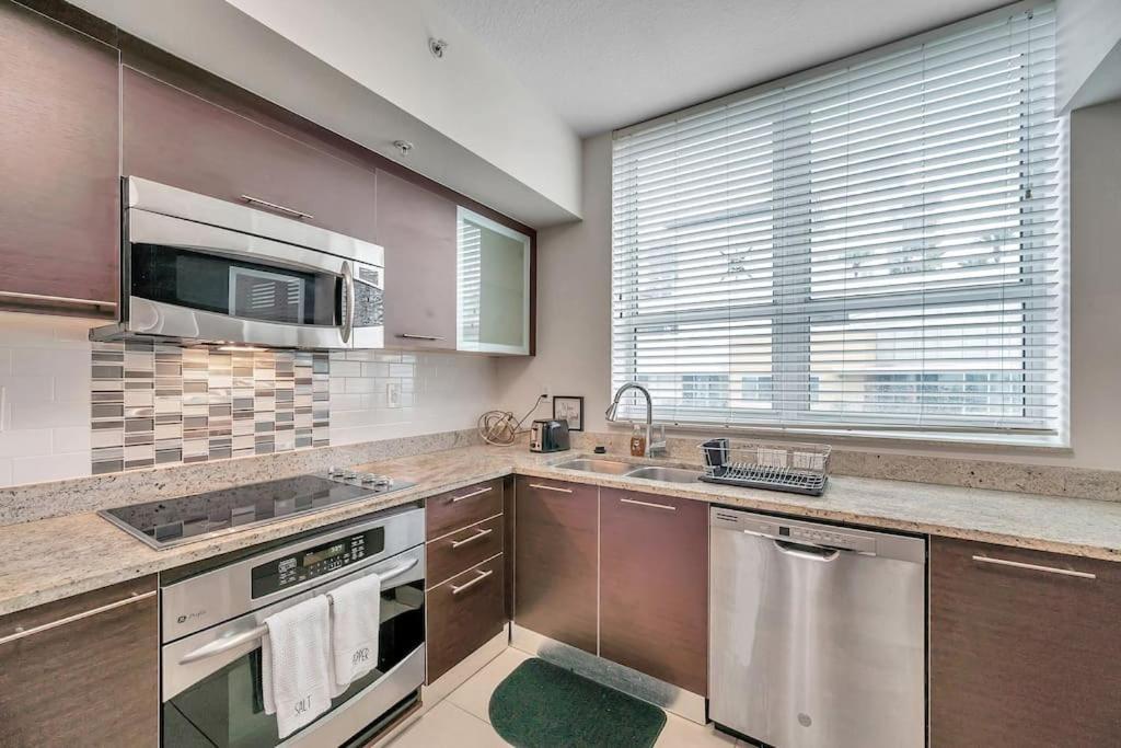 Luxury Apt 3 Mins To Dt Tampa -Pool-Gym-Balcony Екстериор снимка