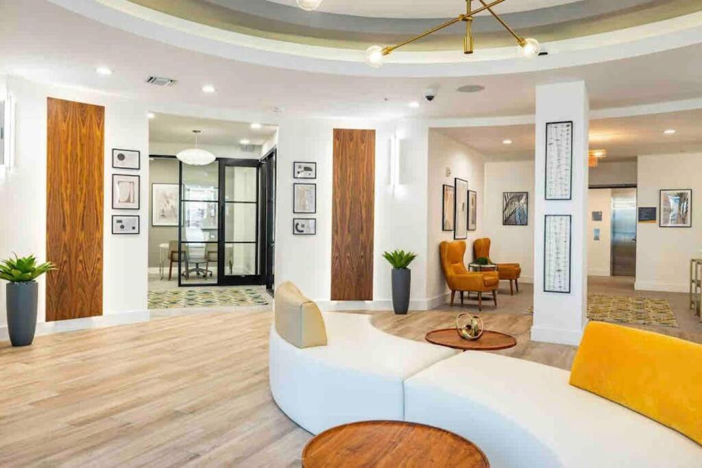 Luxury Apt 3 Mins To Dt Tampa -Pool-Gym-Balcony Екстериор снимка