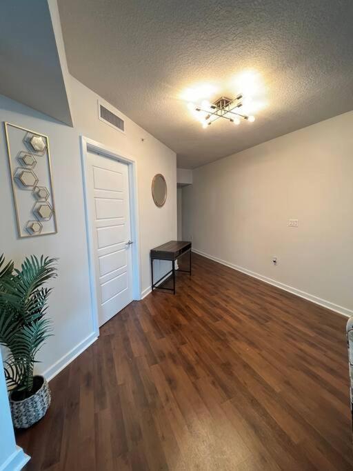 Luxury Apt 3 Mins To Dt Tampa -Pool-Gym-Balcony Екстериор снимка