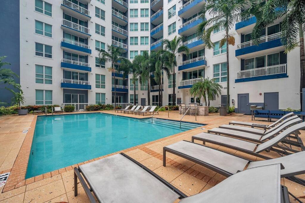 Luxury Apt 3 Mins To Dt Tampa -Pool-Gym-Balcony Екстериор снимка