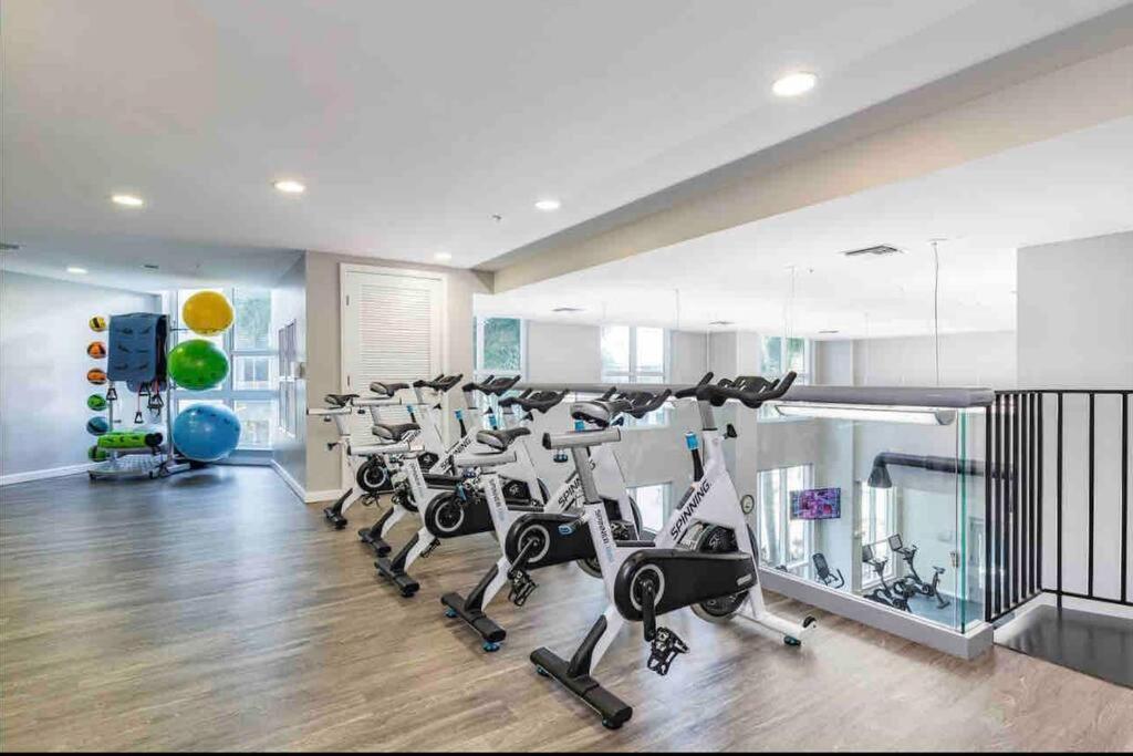 Luxury Apt 3 Mins To Dt Tampa -Pool-Gym-Balcony Екстериор снимка