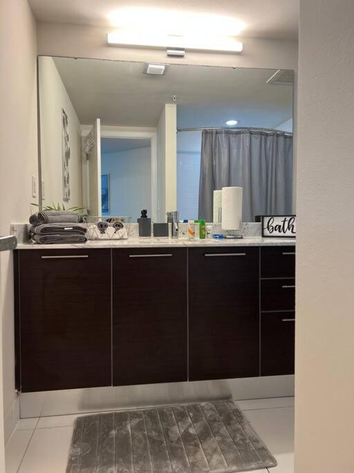 Luxury Apt 3 Mins To Dt Tampa -Pool-Gym-Balcony Екстериор снимка